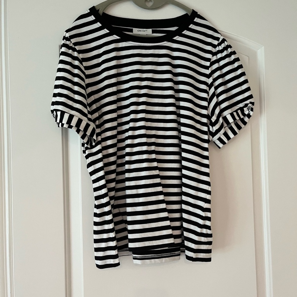 ON-34TH Black and White Striped Top